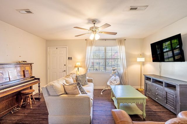 205 Petunia, Taylor, AL 36301