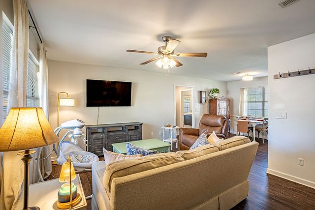 205 Petunia, Taylor, AL 36301