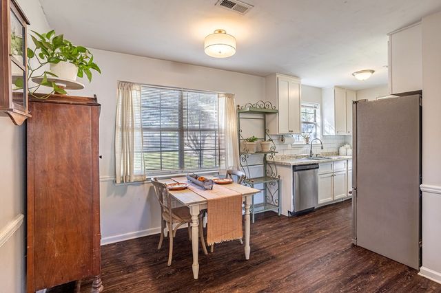 205 Petunia, Taylor, AL 36301