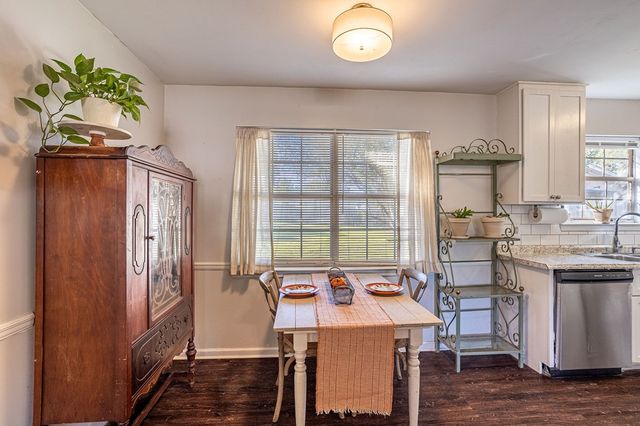 205 Petunia, Taylor, AL 36301