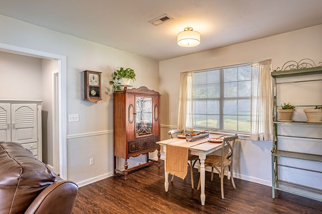 205 Petunia, Taylor, AL 36301