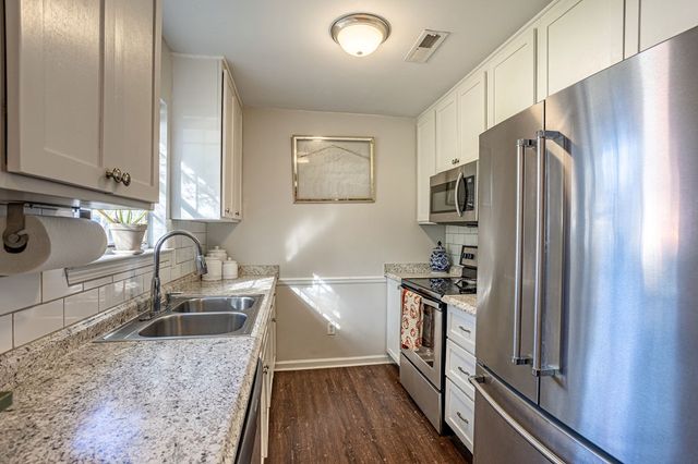 205 Petunia, Taylor, AL 36301