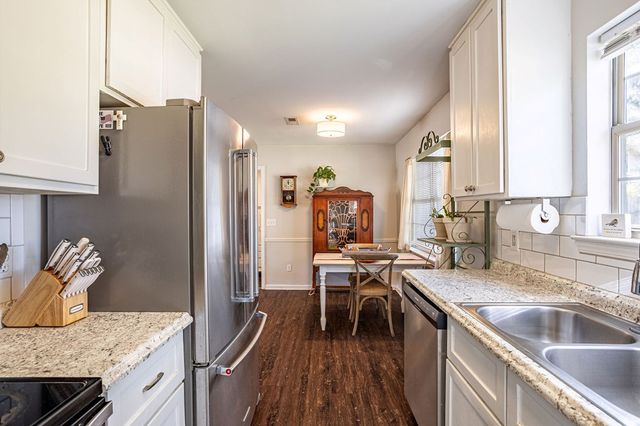 205 Petunia, Taylor, AL 36301