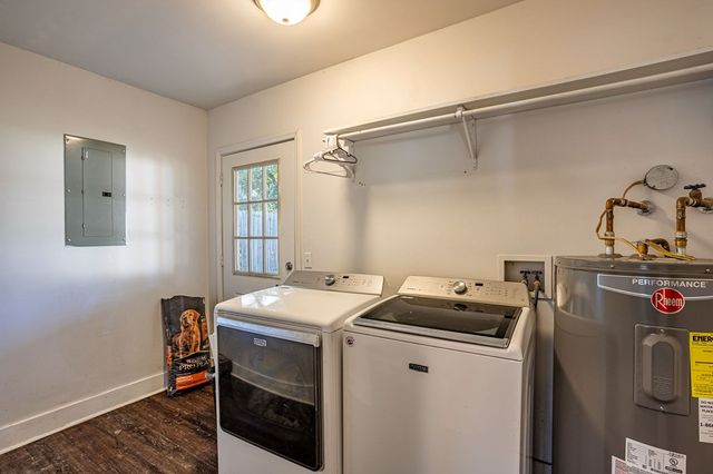 205 Petunia, Taylor, AL 36301