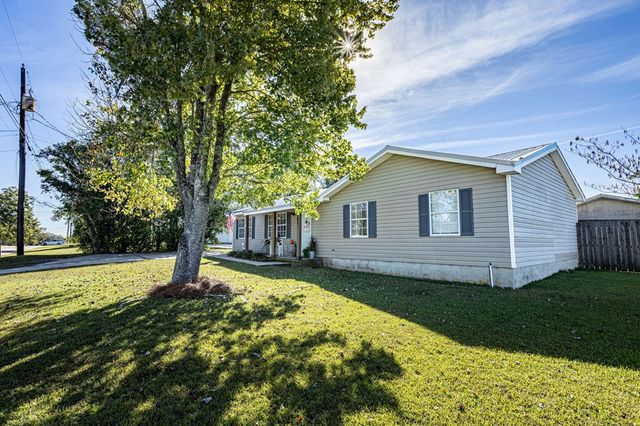 205 Petunia, Taylor, AL 36301