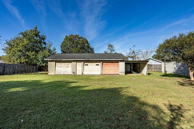 205 Petunia, Taylor, AL 36301