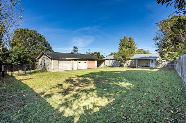 205 Petunia, Taylor, AL 36301