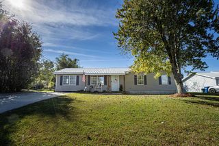 205 Petunia, Taylor, AL 36301