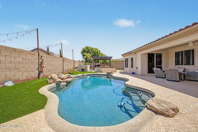 14426 W AVALON Drive, Goodyear, AZ 85395