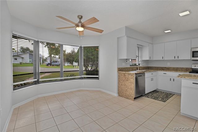 8 W Winged Foot Court, Homosassa, FL 34446