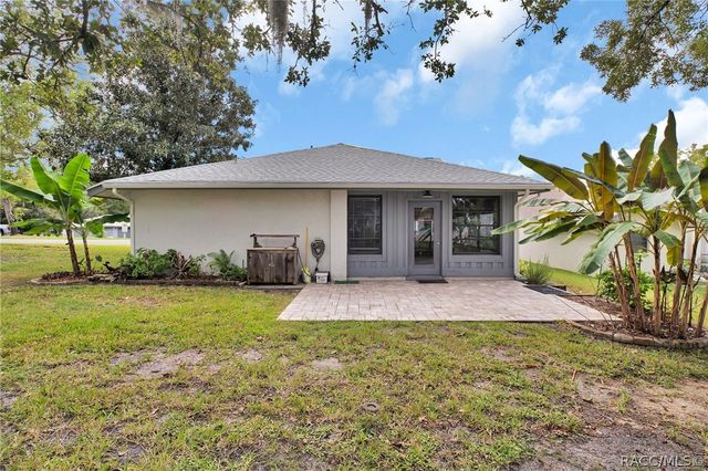 8 W Winged Foot Court, Homosassa, FL 34446