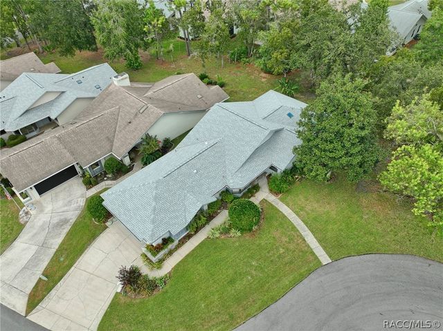 8 W Winged Foot Court, Homosassa, FL 34446