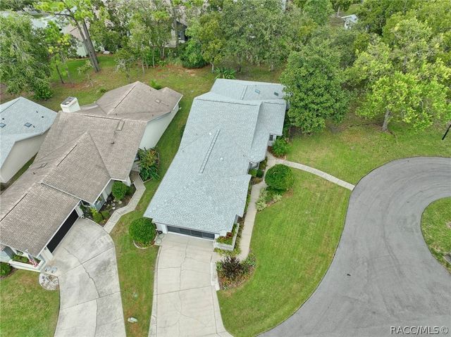 8 W Winged Foot Court, Homosassa, FL 34446