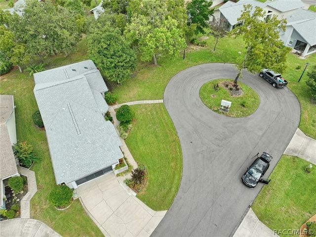 8 W Winged Foot Court, Homosassa, FL 34446