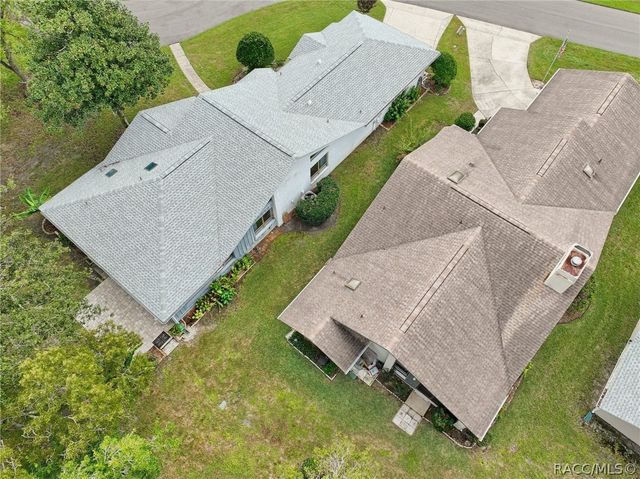 8 W Winged Foot Court, Homosassa, FL 34446