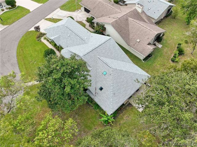 8 W Winged Foot Court, Homosassa, FL 34446