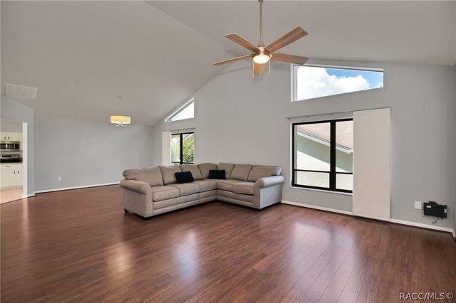 8 W Winged Foot Court, Homosassa, FL 34446