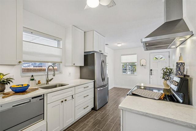 3927 10TH AVENUE N, St Petersburg, FL 33713