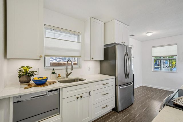 3927 10TH AVENUE N, St Petersburg, FL 33713