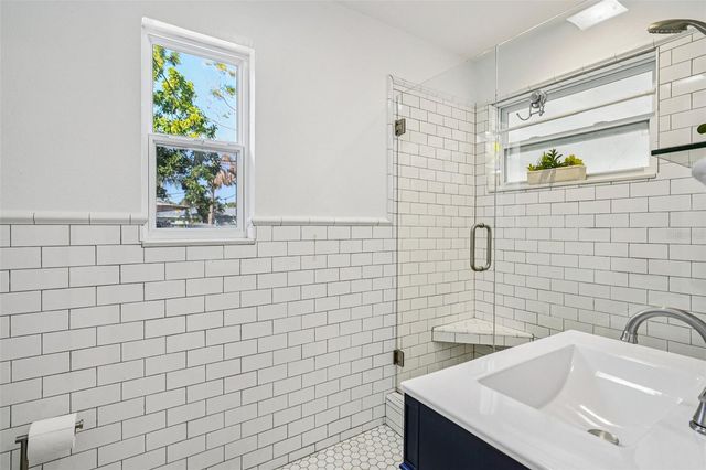 3927 10TH AVENUE N, St Petersburg, FL 33713