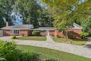 920 Apple Lane, Hillsborough, NC 27278