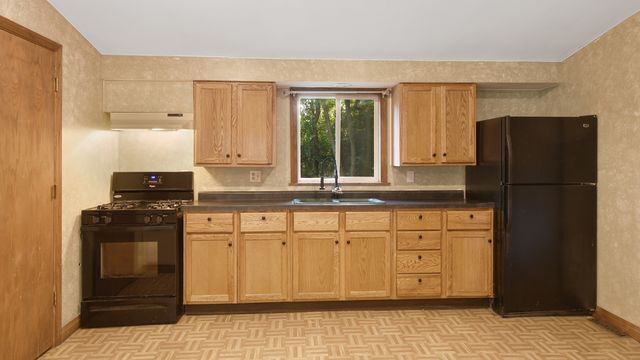 1004 S Pleasantview Drive, Tuscola, IL 61953