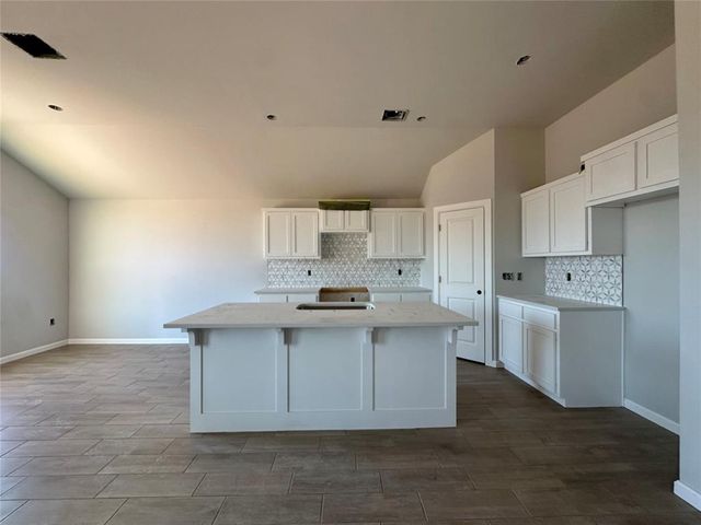 1016 Redwood Creek Drive, Yukon, OK 73099