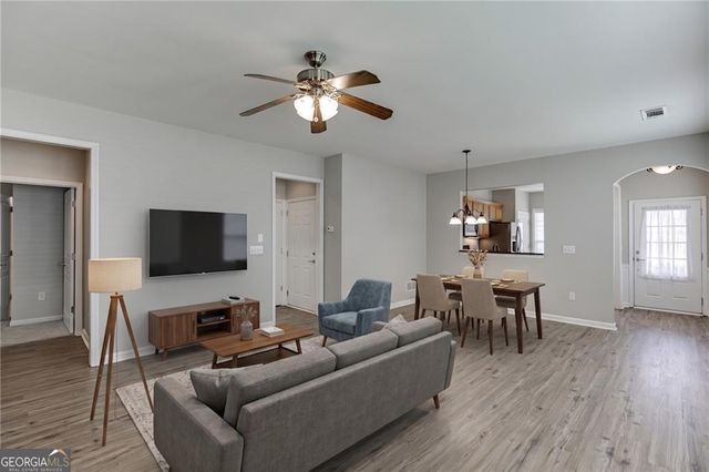 6160 Longleaf Drive, Hoschton, GA 30548