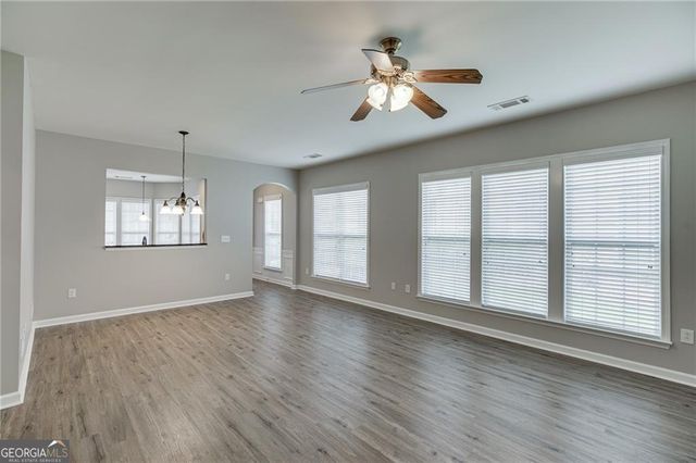 6160 Longleaf Drive, Hoschton, GA 30548