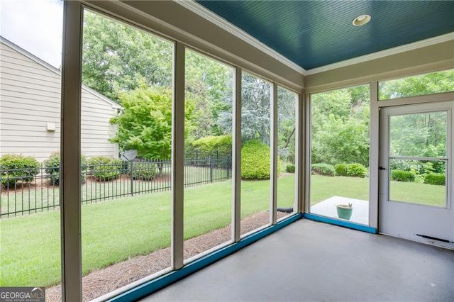 6160 Longleaf Drive, Hoschton, GA 30548