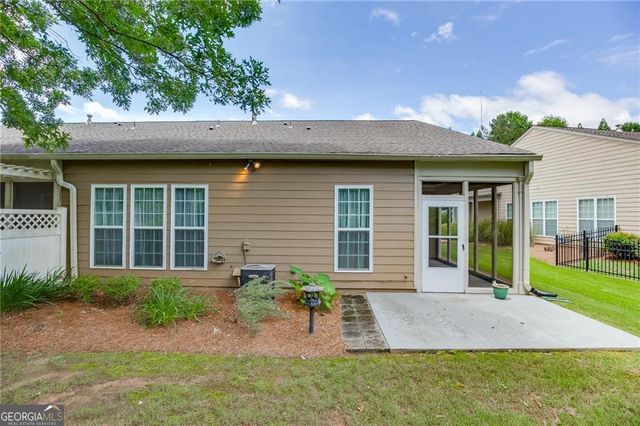 6160 Longleaf Drive, Hoschton, GA 30548