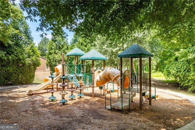 6160 Longleaf Drive, Hoschton, GA 30548