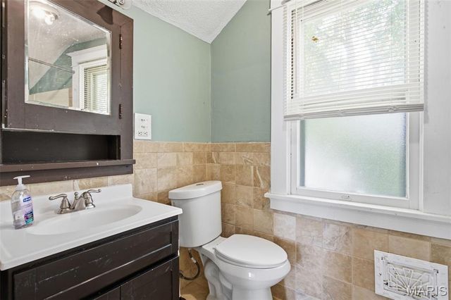 11165 Old Halls Ferry Road, St Louis, MO 63136
