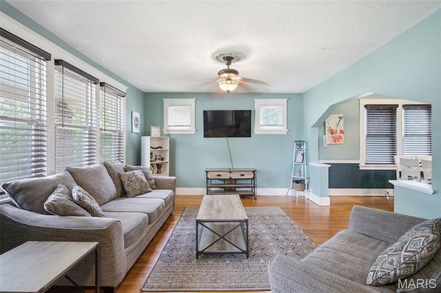11165 Old Halls Ferry Road, St Louis, MO 63136