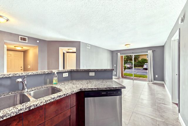 4041 San Marino Boulevard 105, West Palm Beach, FL 33409