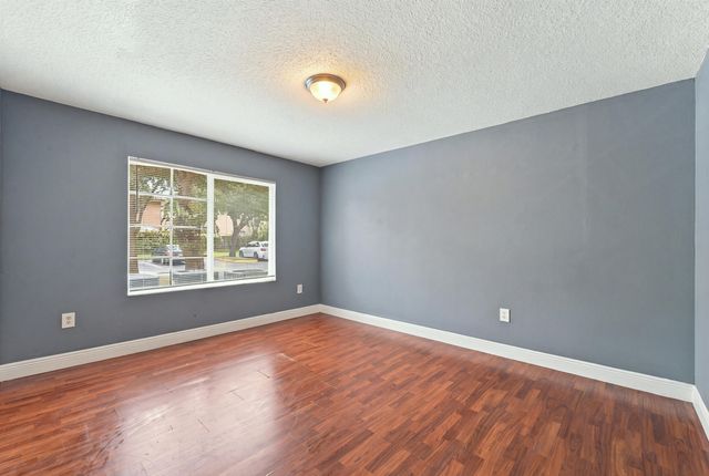 4041 San Marino Boulevard 105, West Palm Beach, FL 33409