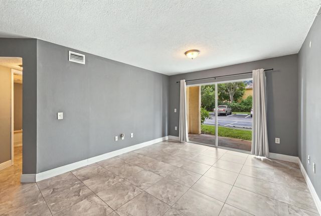 4041 San Marino Boulevard 105, West Palm Beach, FL 33409