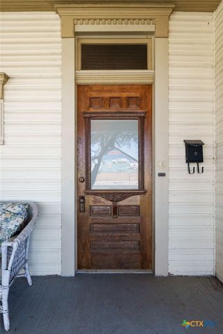 606 S Key Avenue, Lampasas, TX 76550