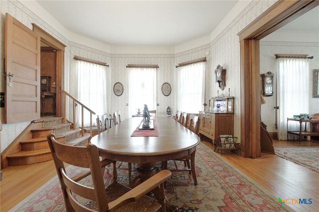 606 S Key Avenue, Lampasas, TX 76550