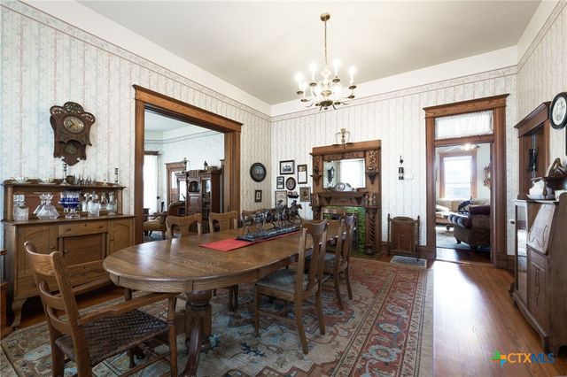 606 S Key Avenue, Lampasas, TX 76550