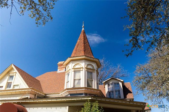 606 S Key Avenue, Lampasas, TX 76550