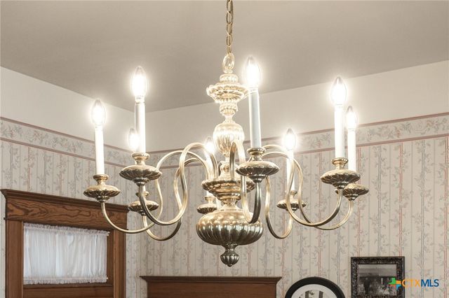 606 S Key Avenue, Lampasas, TX 76550