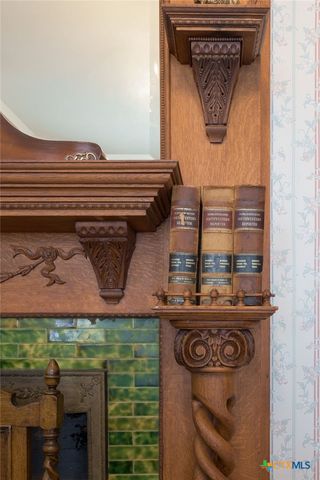 606 S Key Avenue, Lampasas, TX 76550