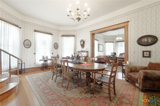 606 S Key Avenue, Lampasas, TX 76550