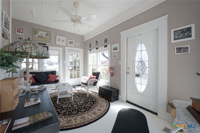 606 S Key Avenue, Lampasas, TX 76550