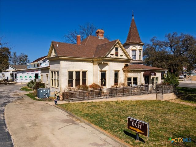 606 S Key Avenue, Lampasas, TX 76550
