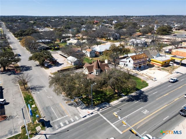 606 S Key Avenue, Lampasas, TX 76550