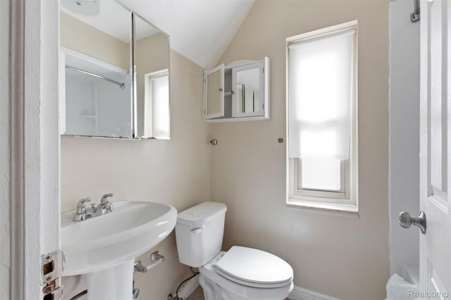 17206 Snowden Street, Detroit, MI 48235