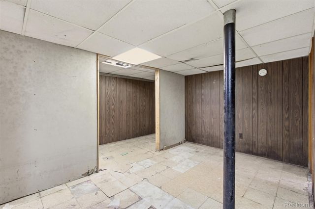 17206 Snowden Street, Detroit, MI 48235