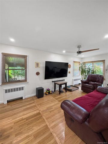 94 Massapequa Avenue, Massapequa, NY 11758